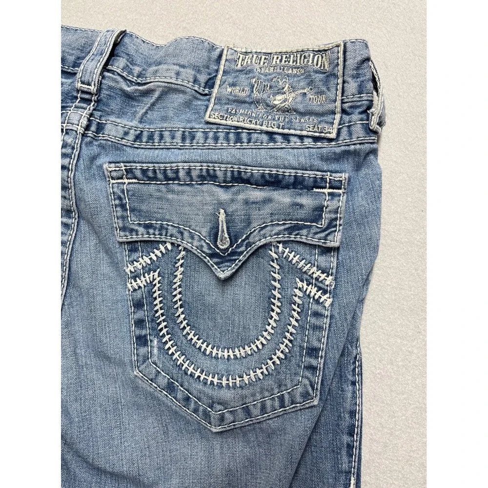True Religion Ricky Big T‎ Straight Leg XL 38x30 Jeans Light Wash  White Stitch